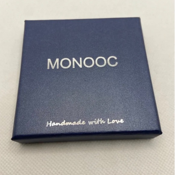 “Q, O,P, T, R“ Monooc Gold Plated Initial Bar Necklaces - Picture 4 of 4